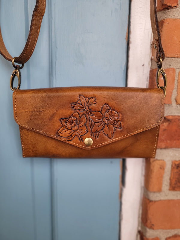 Sacoche en cuir repoussé
