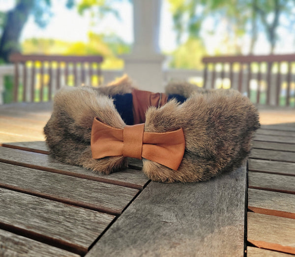 Bandeau en fourrure et boucle en cuir