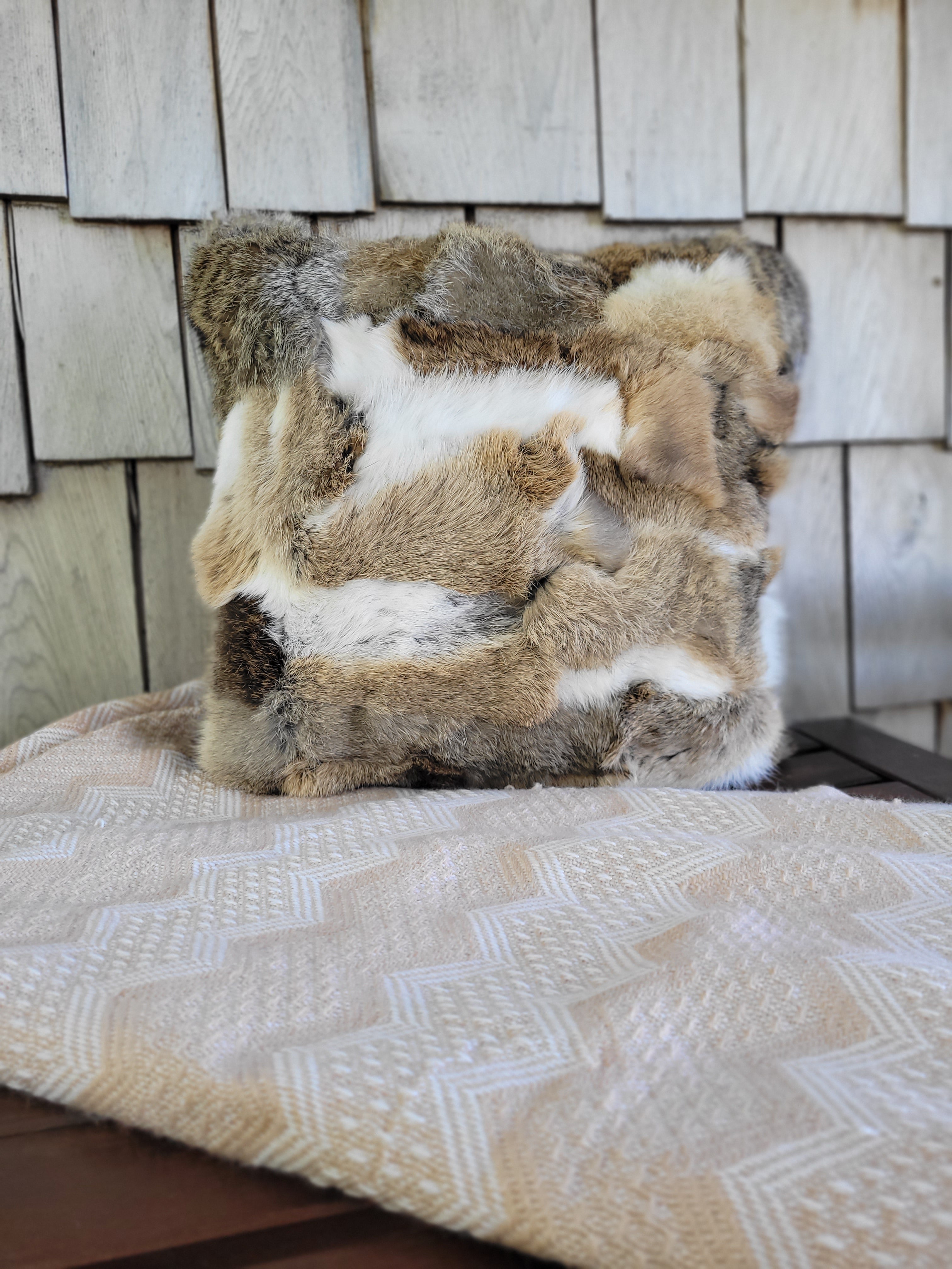 Coussin fourrure de lapin