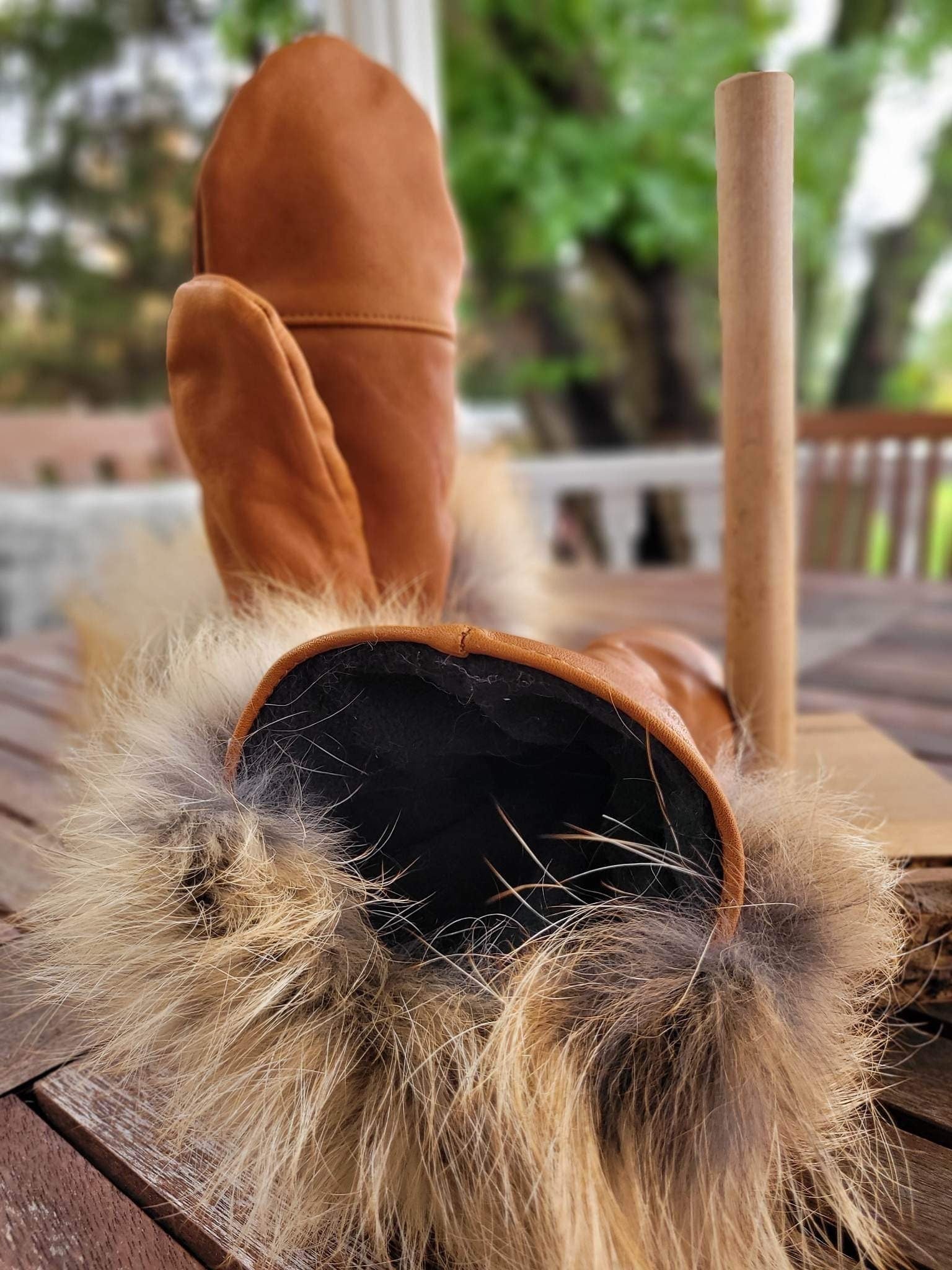 Polar mittens with red fox fur